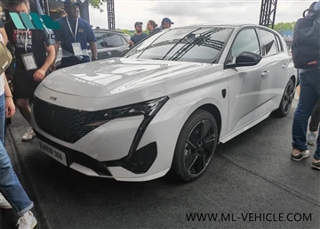 El nou Peugeot E-308, amb una autonomia de 400 km, fa el seu debut al món real.