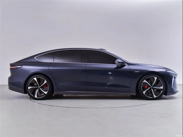 NIO ET7