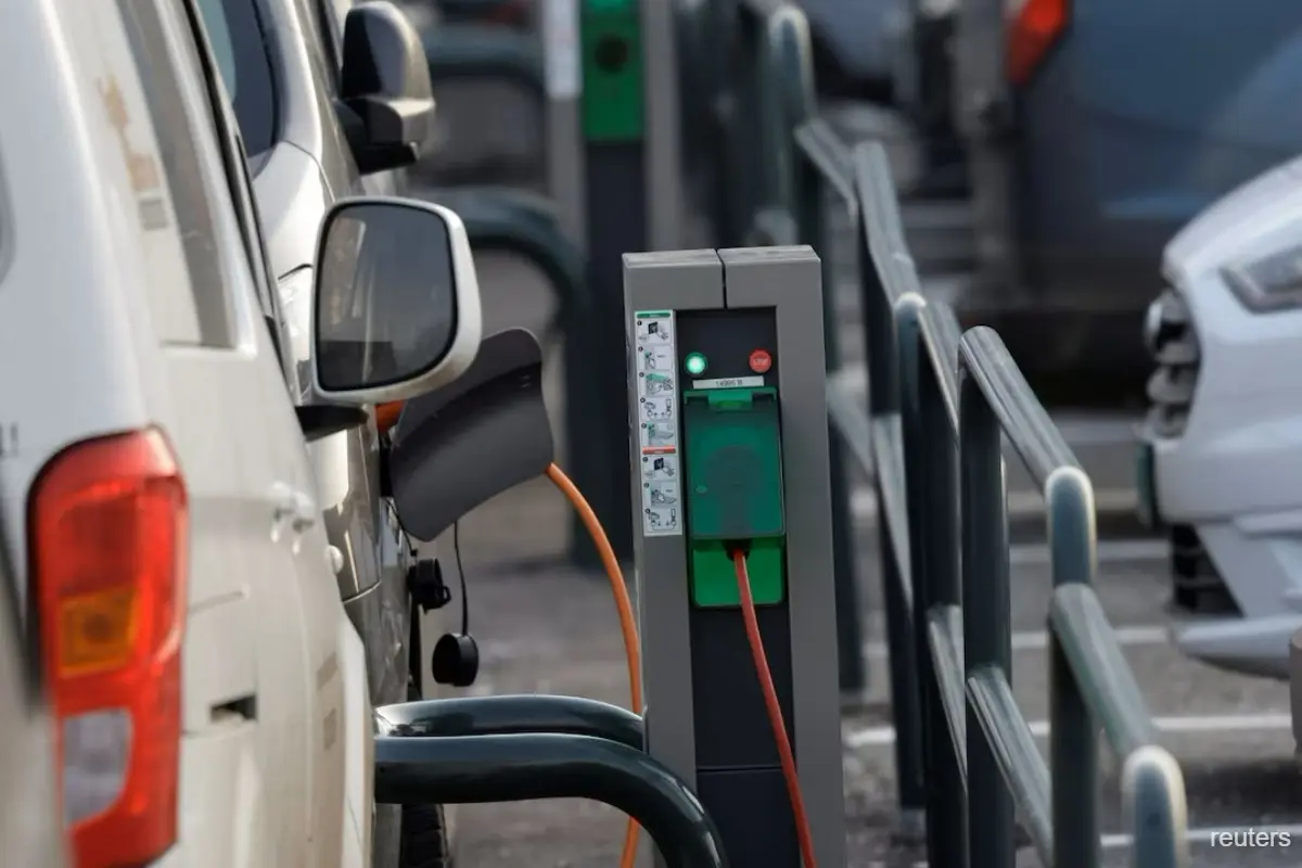 La quota de mercat de vehicles elèctrics de Noruega arriba al 88,9% el 2024, ...